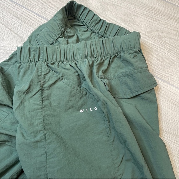 Wilo The Label Anthropologie Green Nylon Parachute Cargo Pants Women’s size M - Picture 13 of 13